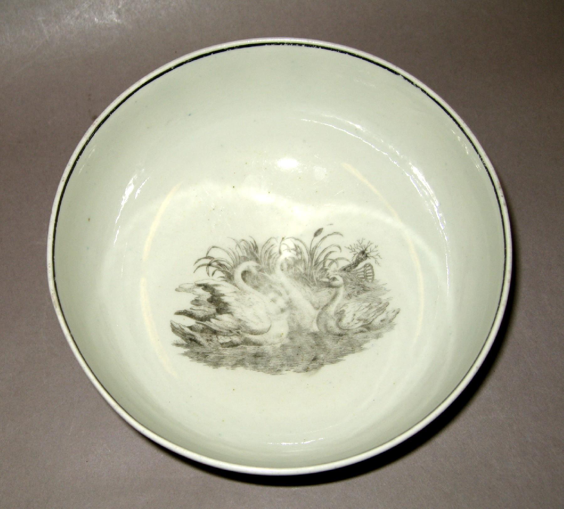 1958.0718 Worcester porcelain bowl (interior)