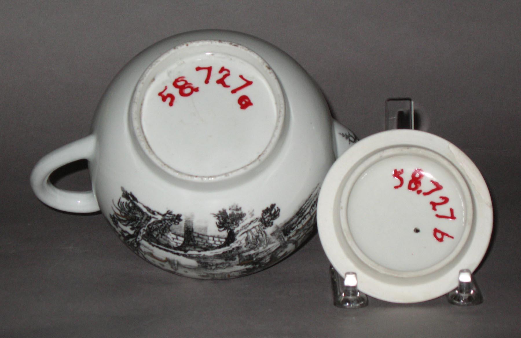 1958.0727 A, B Worcester porcelain printed teapot (bottom)