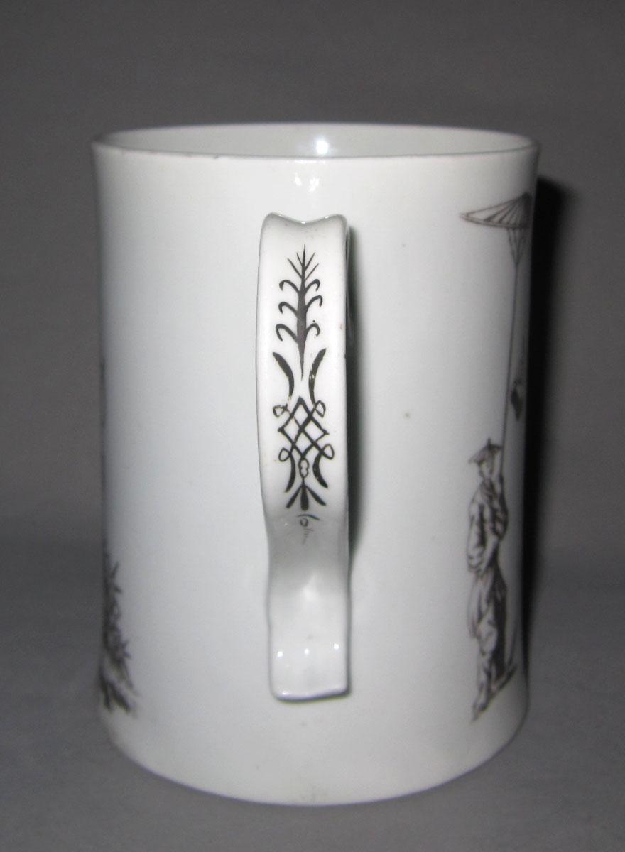 1958.0728 Porcelain mug handle