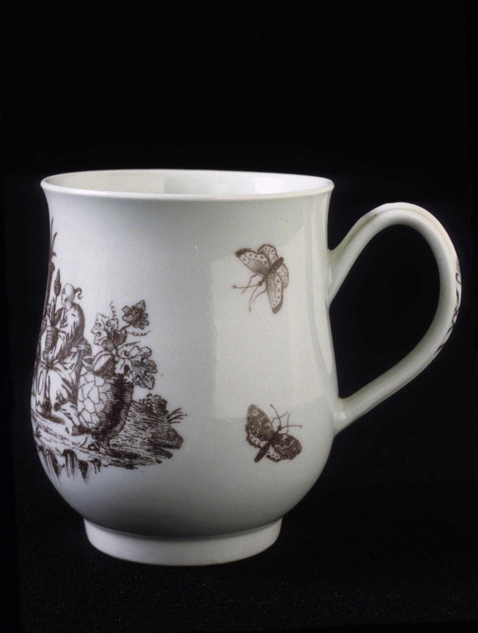 1958.0729 Soft-paste porcelain tankard (side)