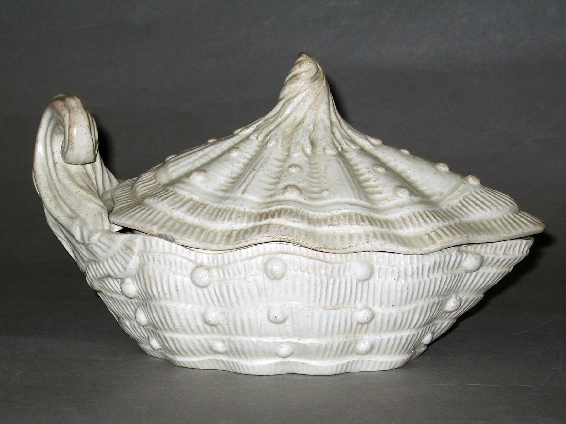 1998.0011.006 A, B Creamware sauce tureen