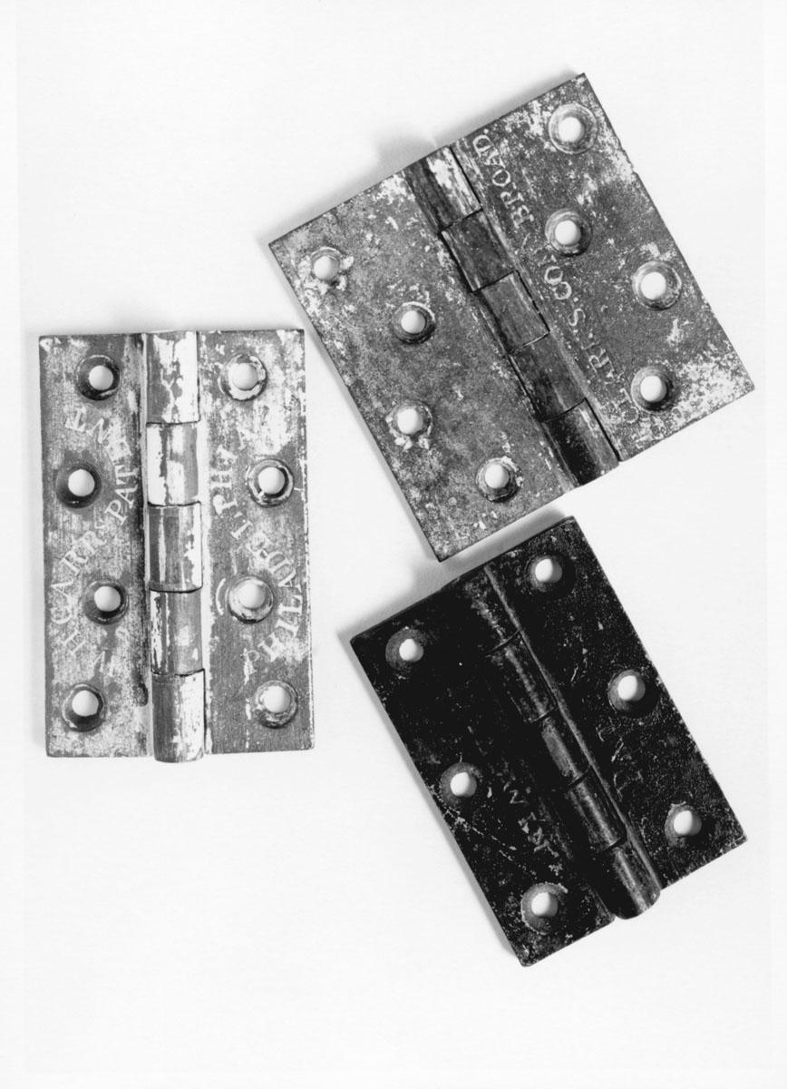 1998.0012.002, 1998.0012.004, 1998.0012.007 Hinges