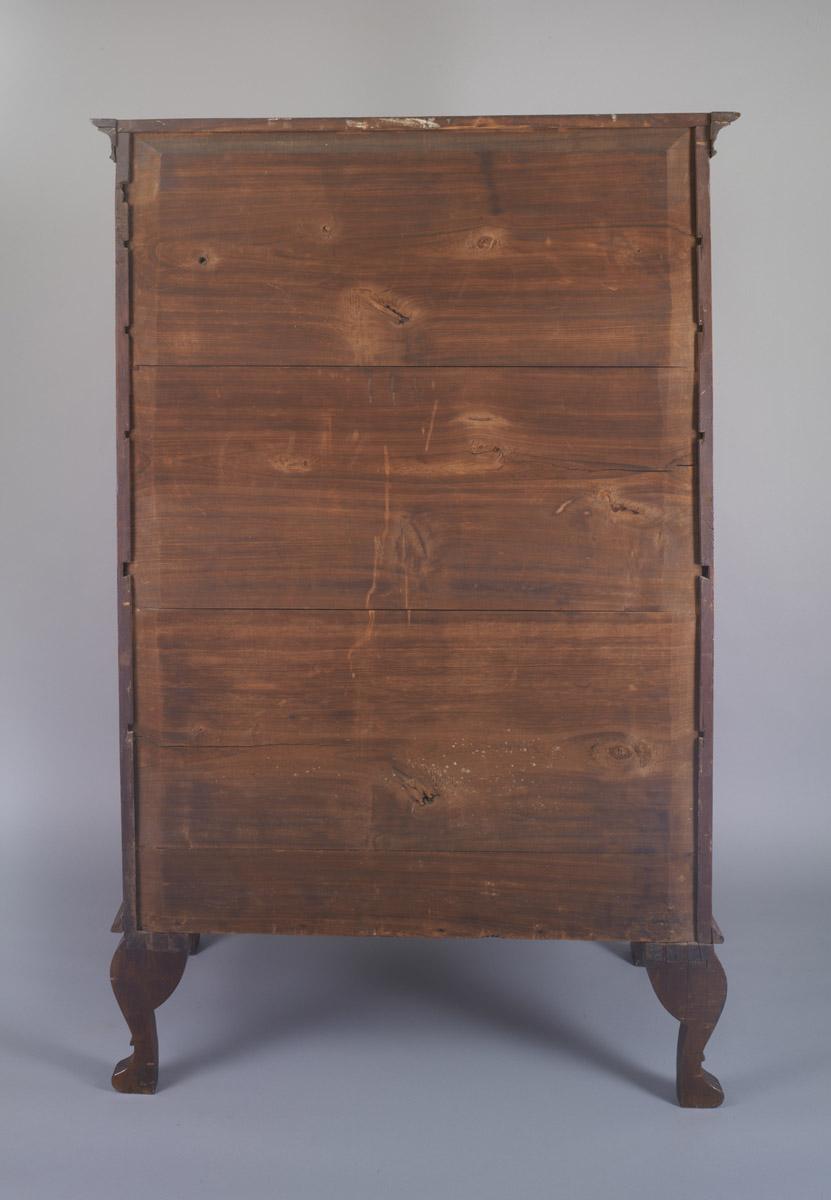 1998.0013 Chest (view 4)