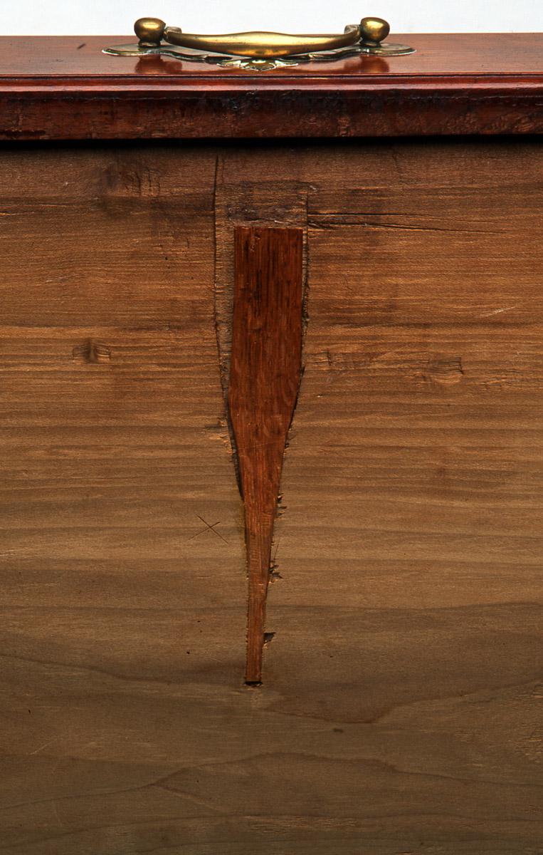 1998.0013 Chest (detail 2)