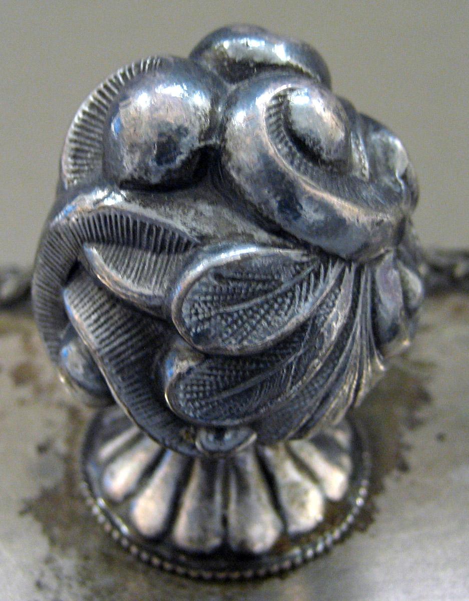 1998.0014.002 Silver Blotter detail handle