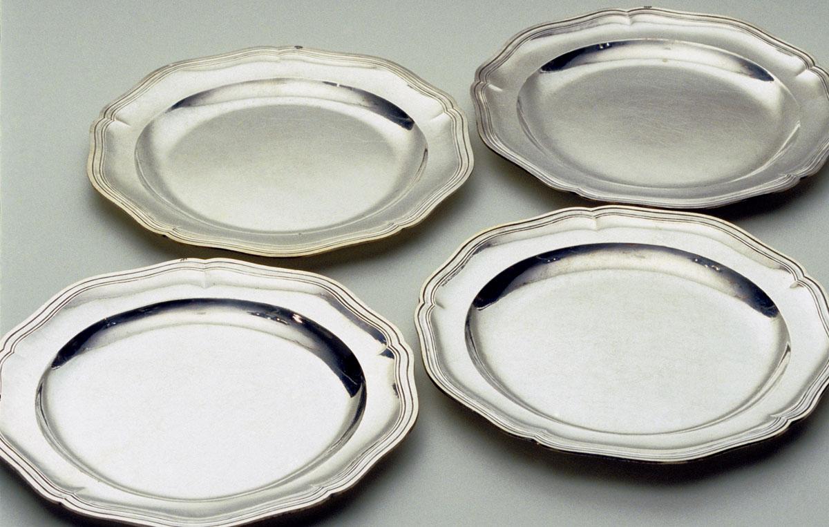 1998.0017.001, 1998.0017.002, 1998.0017.003, 1998.0017.004 Dish, Charger, view 1