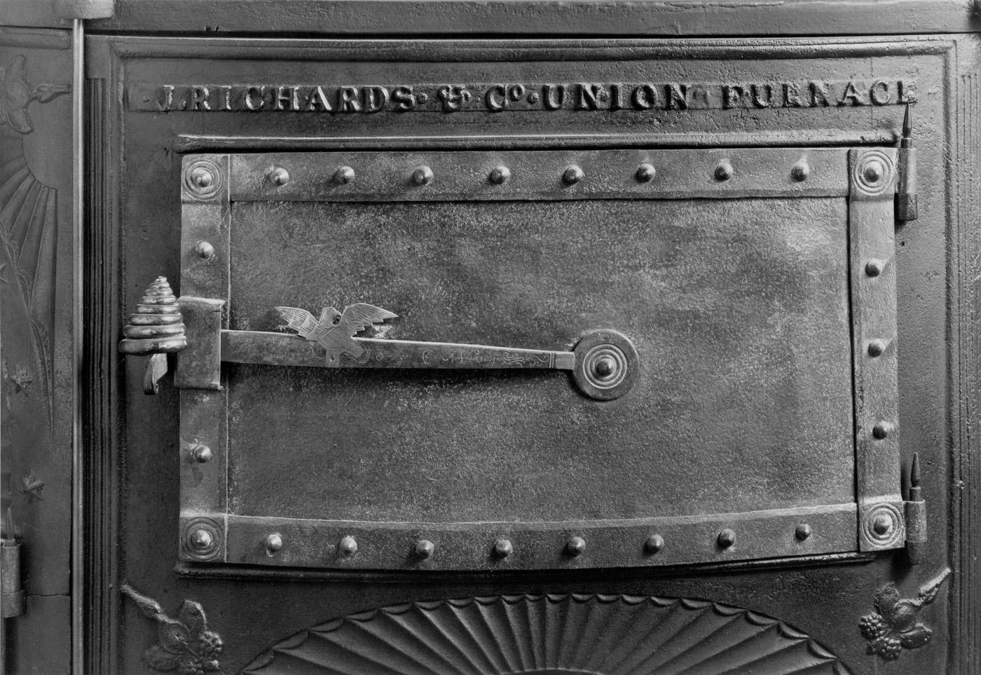1998.0021.002C Stove detail