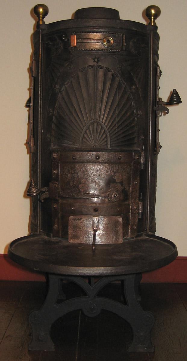 1998.0021.002 Stove (front view)