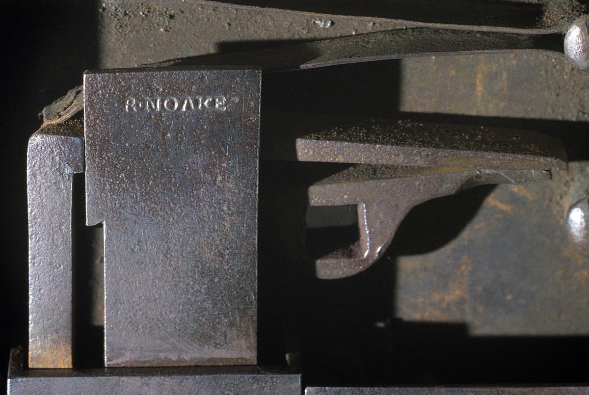 1998.0021.004 Rim Lock, Detail