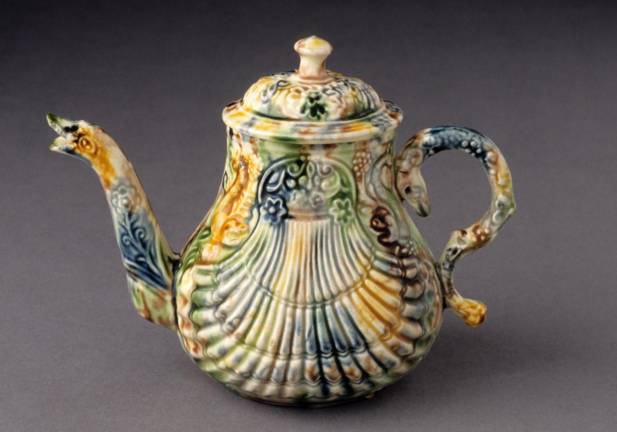 1998.0028.002 A, B Earthenware teapot