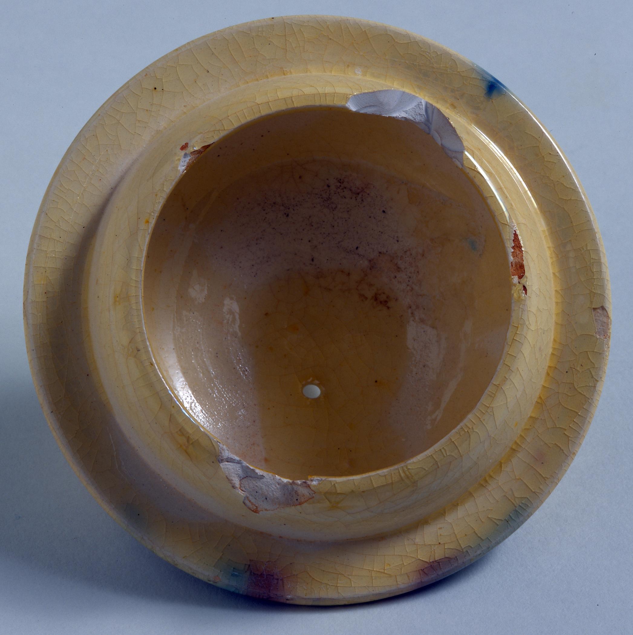 1998.0028.009 Coffee pot lid (detail)