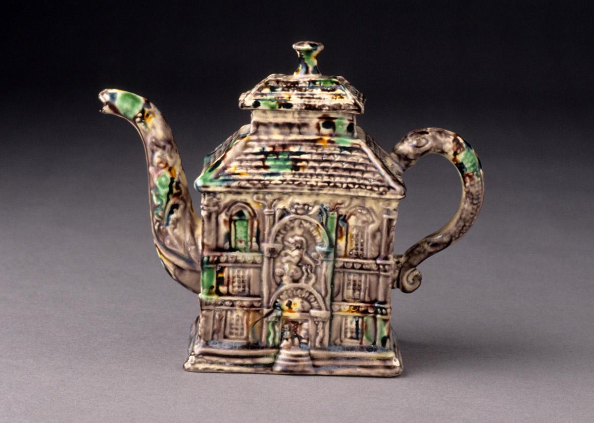 1998.0028.010 A, B Teapot (view 2)