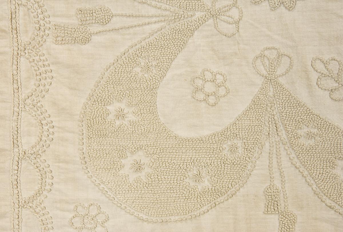 1998.0501 Bedcover, Bedspread, whitework (detail 5)
