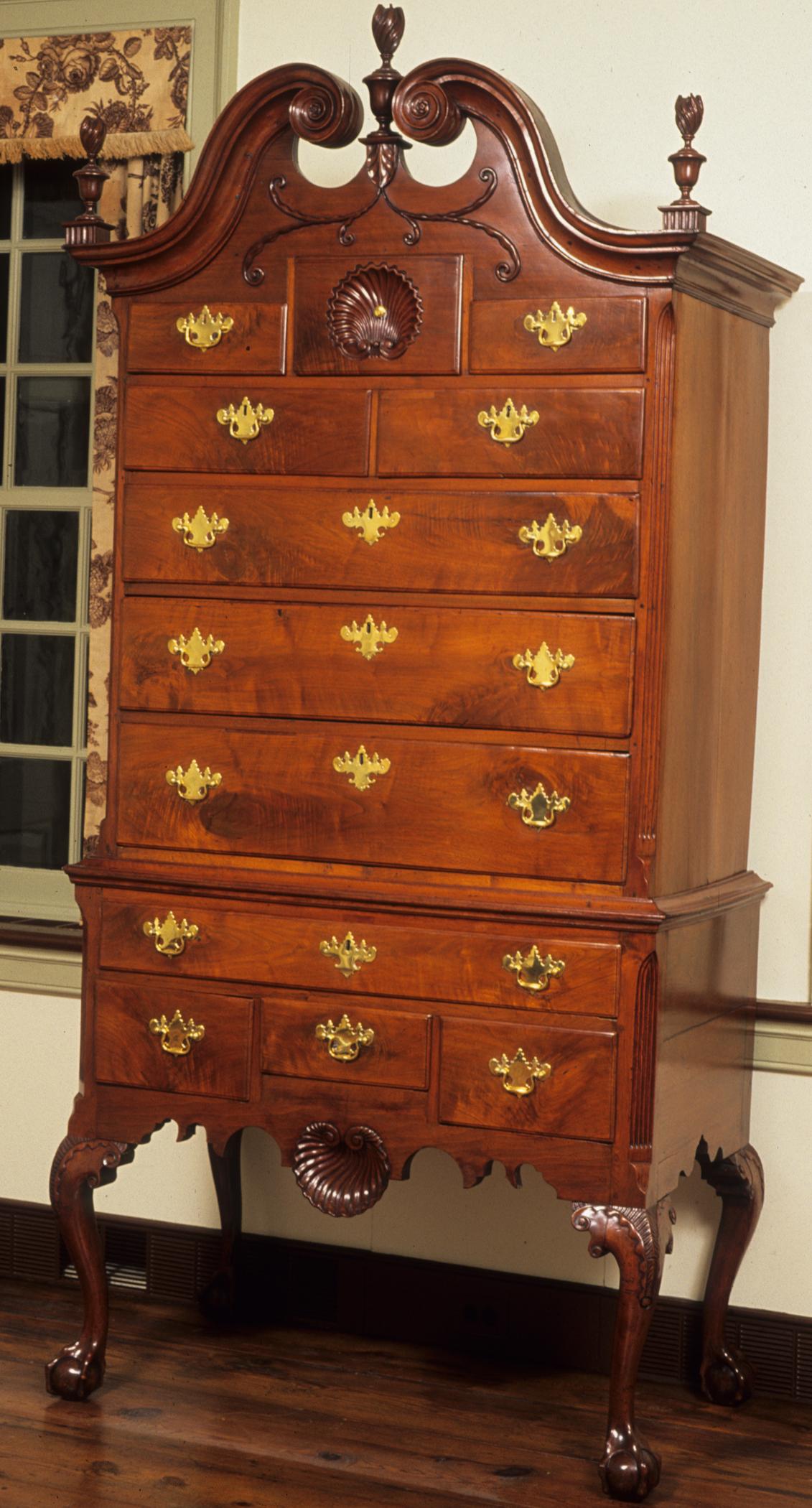 1999.0001.001 Chest of drawers, view 2