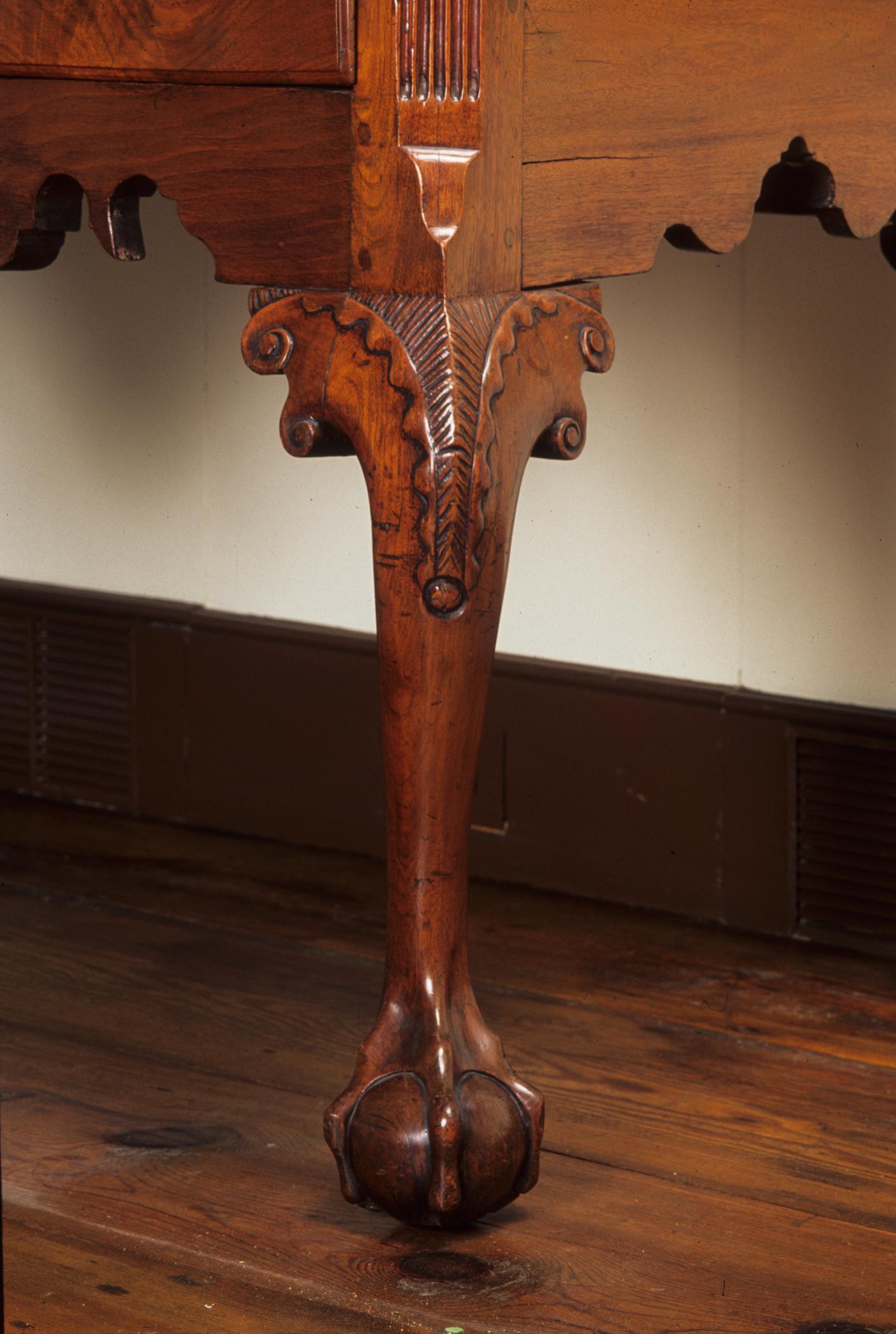 1999.0001.001 Chest of drawers, detail 2