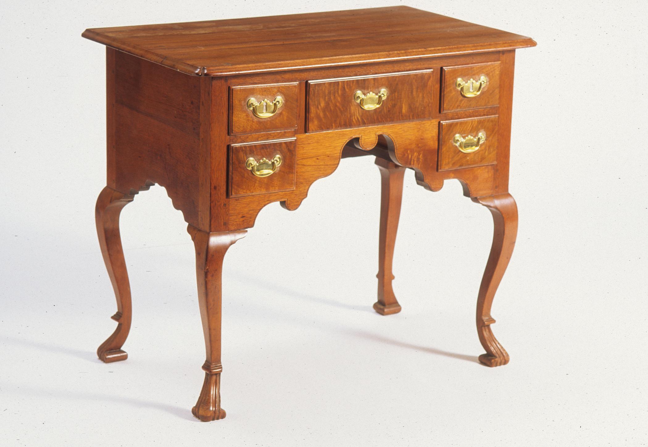 1999.0001.003 Table, Dressing Table View 1
