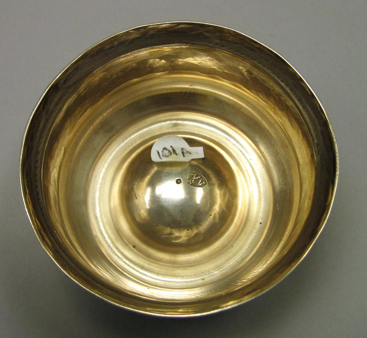 1999.0006.002.001 Silver Salt underside
