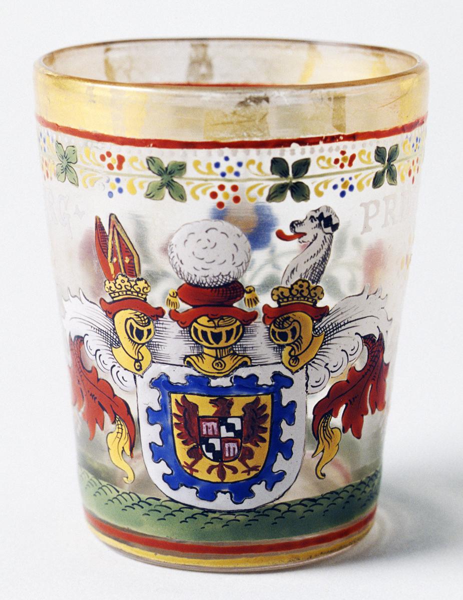 1999.0011.002 Glass tumbler or beaker