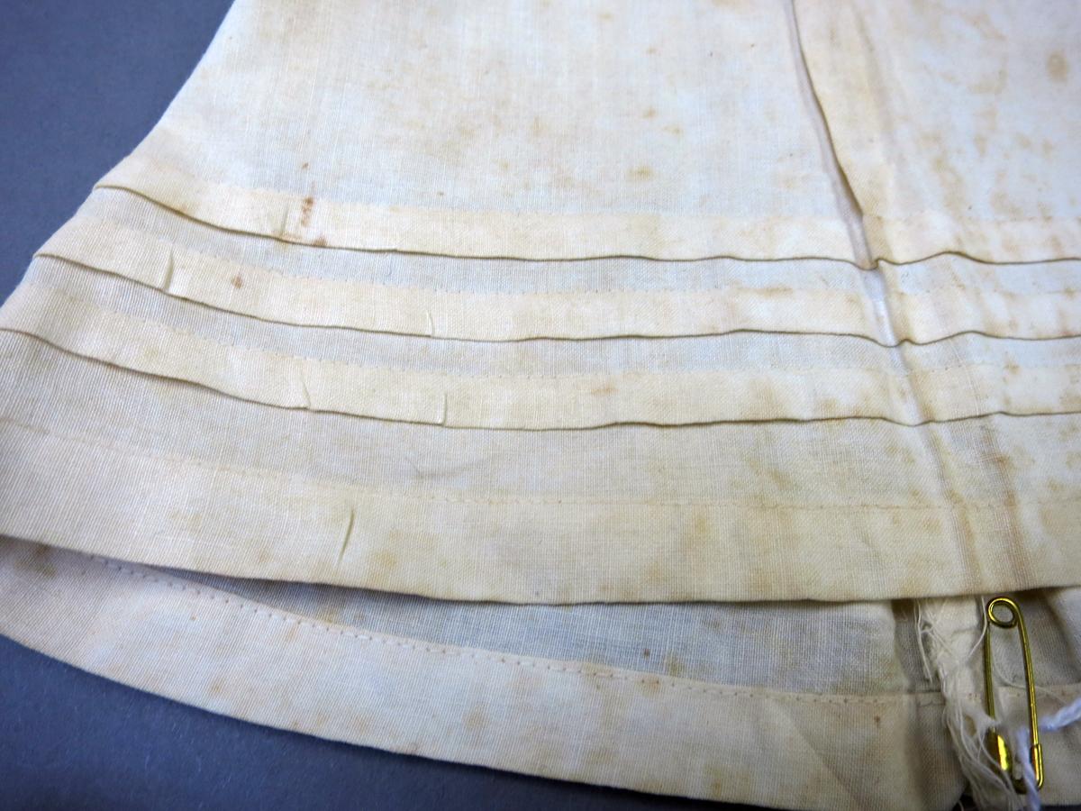 1999.0015.008 Petticoat, Tucks