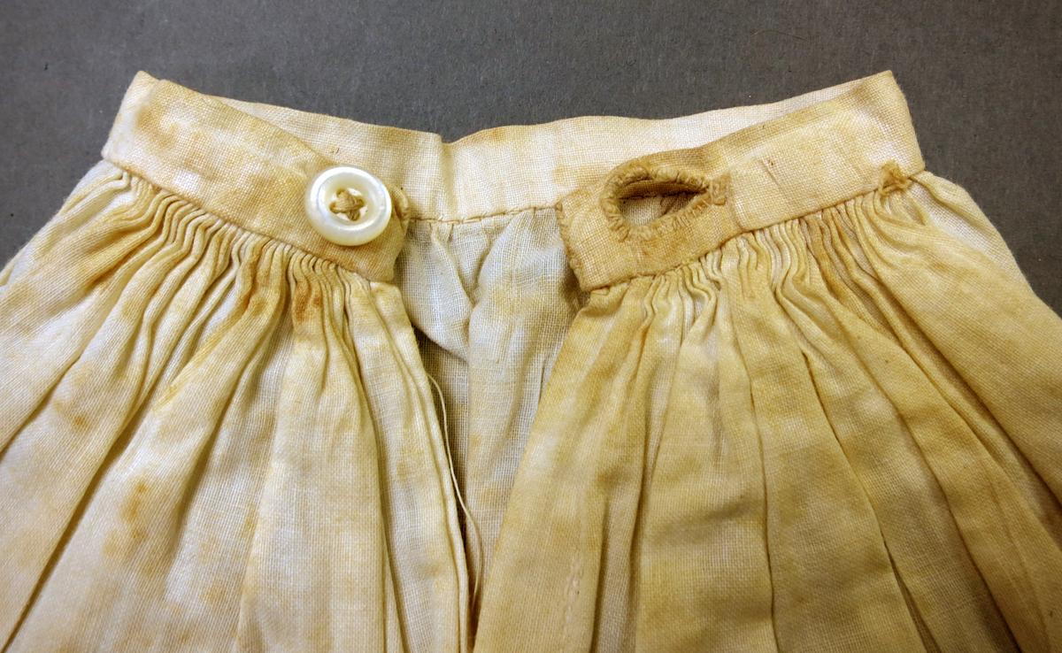 1999.0015.008 Petticoat, Buttons