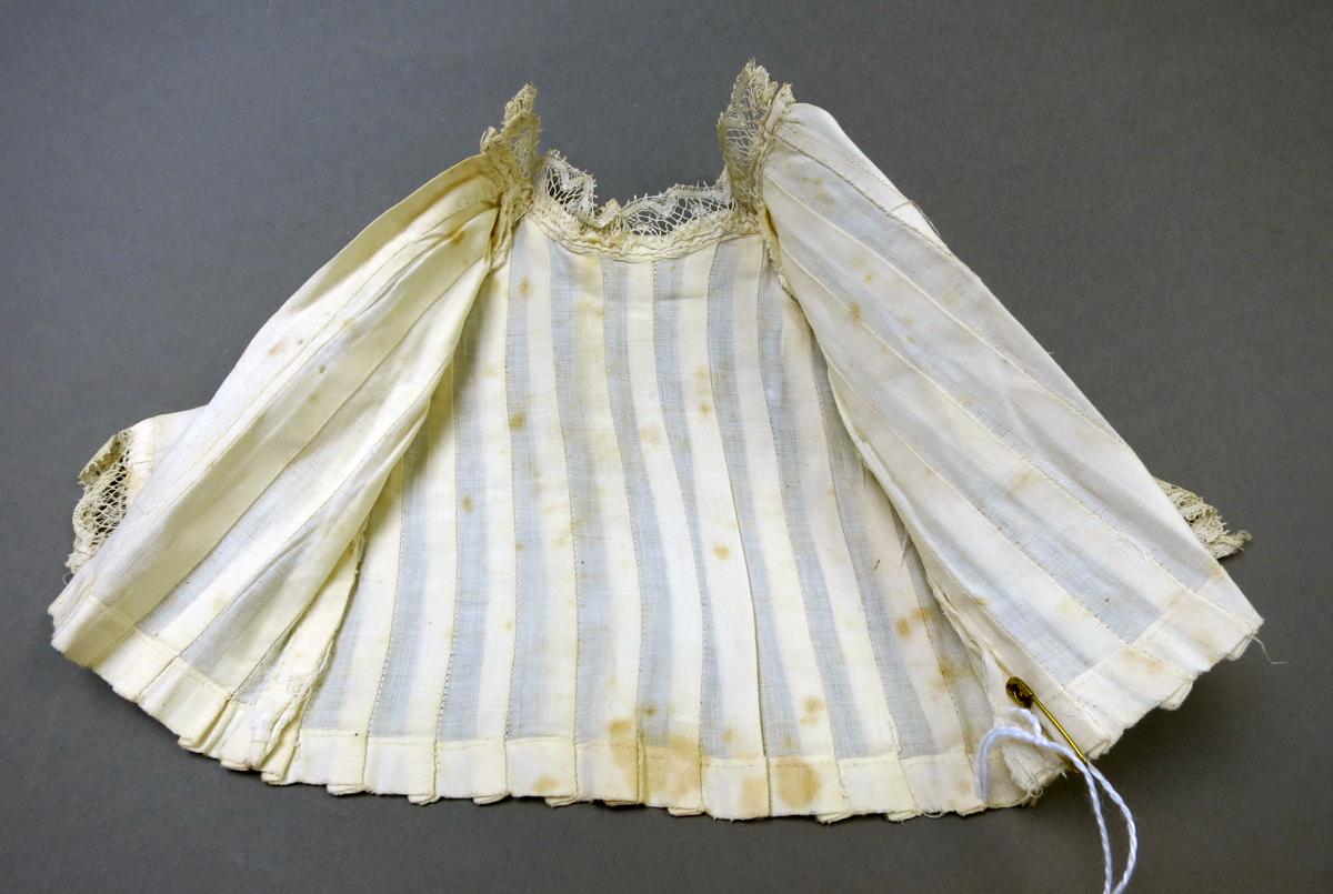 1999.0015.010 Blouse, Interior