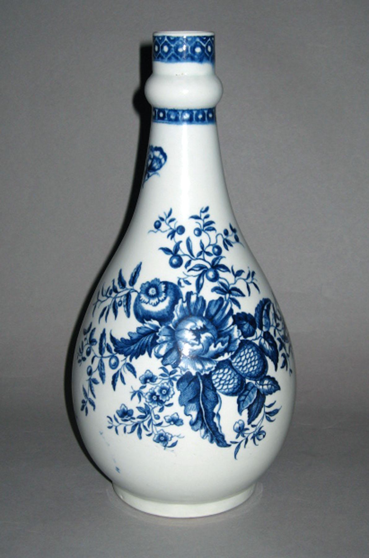1958.0750 Worcester porcelain bottle
