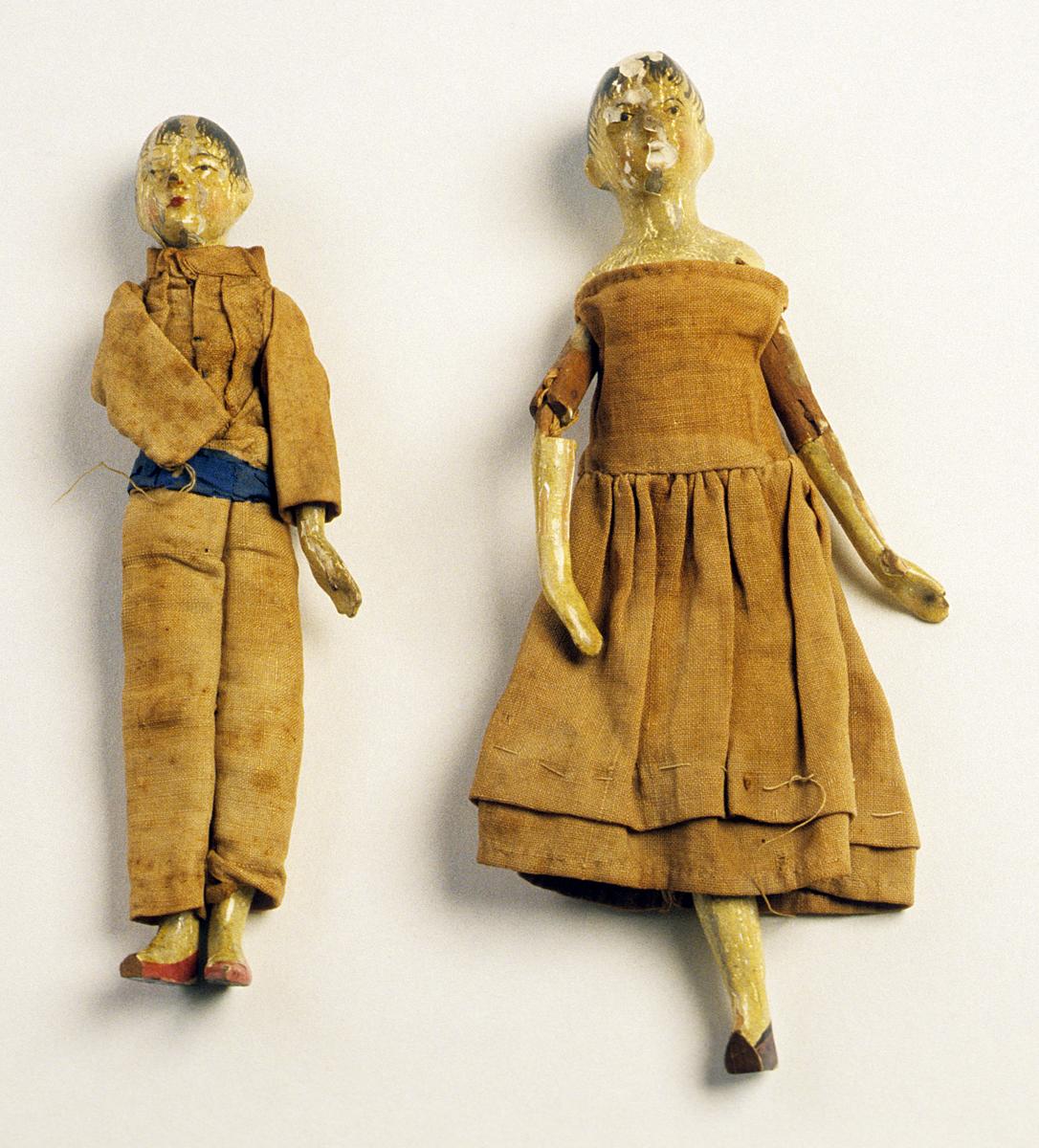1999.0019.001,.002 Dolls