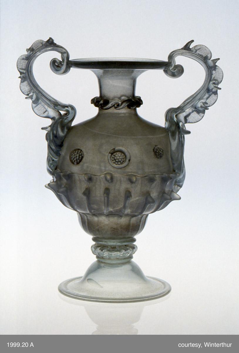 1999.0020 Colorless glass vase