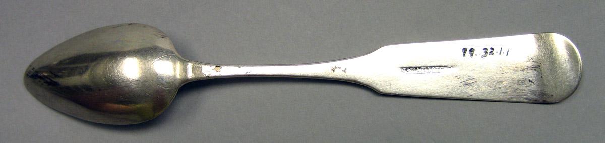 1999.0032.001.001 Silver Spoon underside