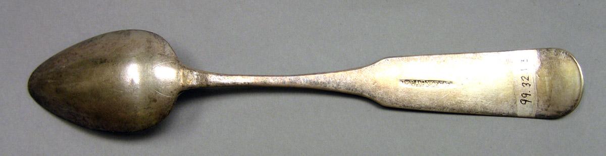 1999.0032.001.003 Silver Spoon underside