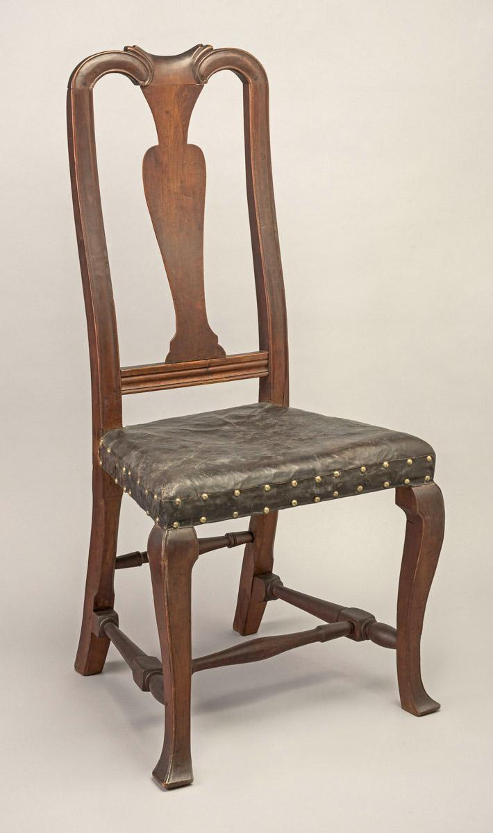 2000.0003 Chair, view 1