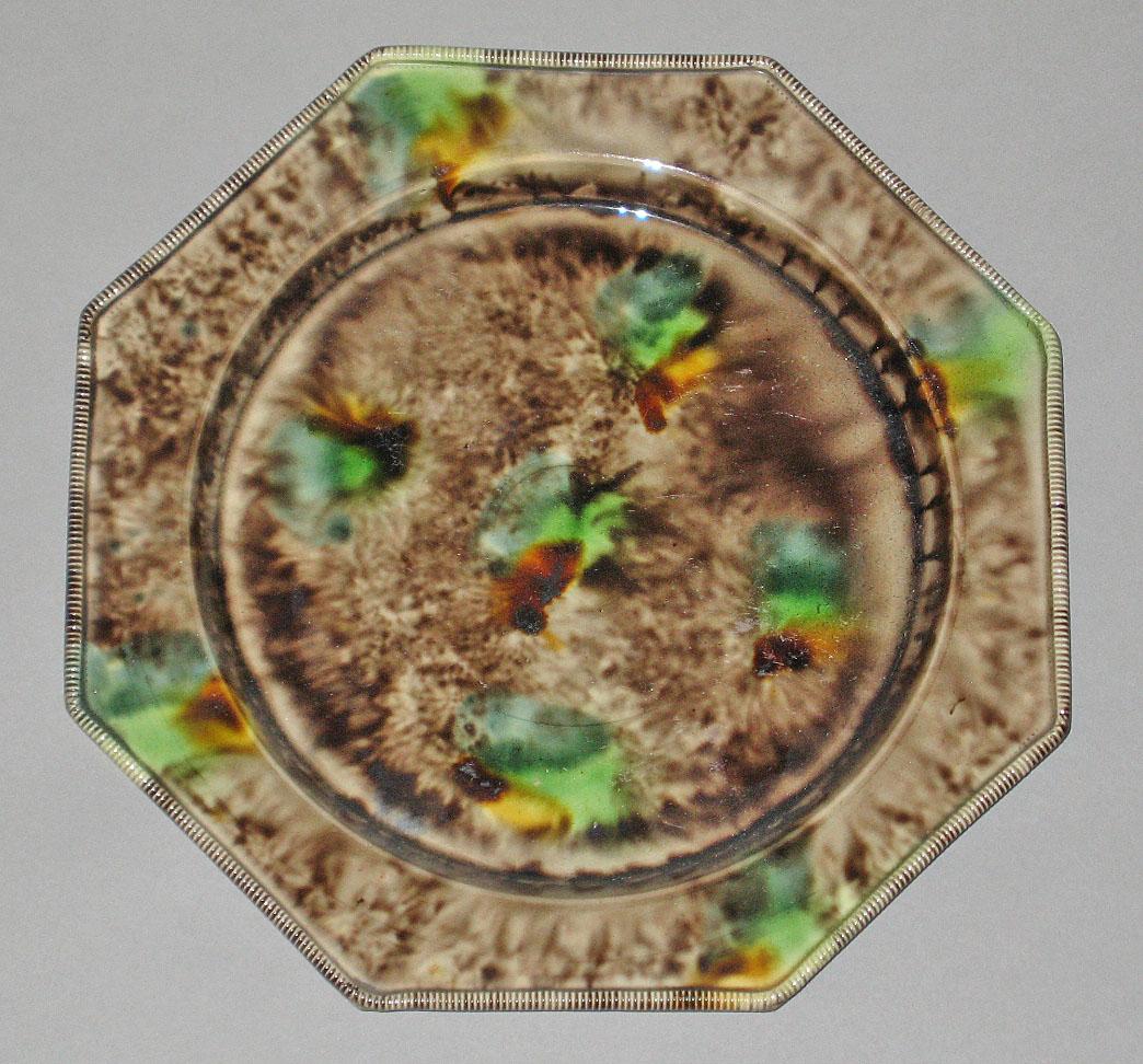 2000.0010.007.001 Creamware plate