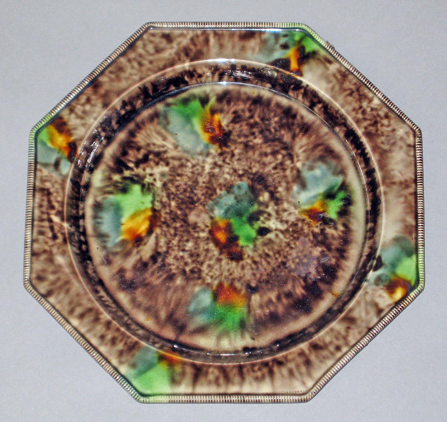 2000.0010.007.004 Creamware plate