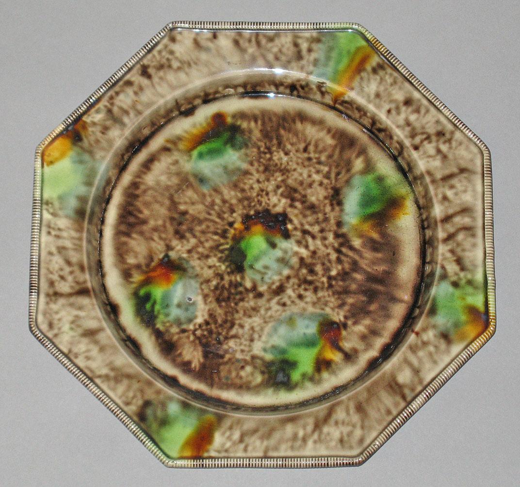 2000.0010.007.005 Creamware plate