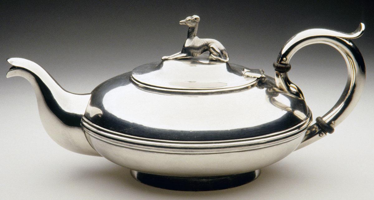 2000.0011 Teapot, side 1