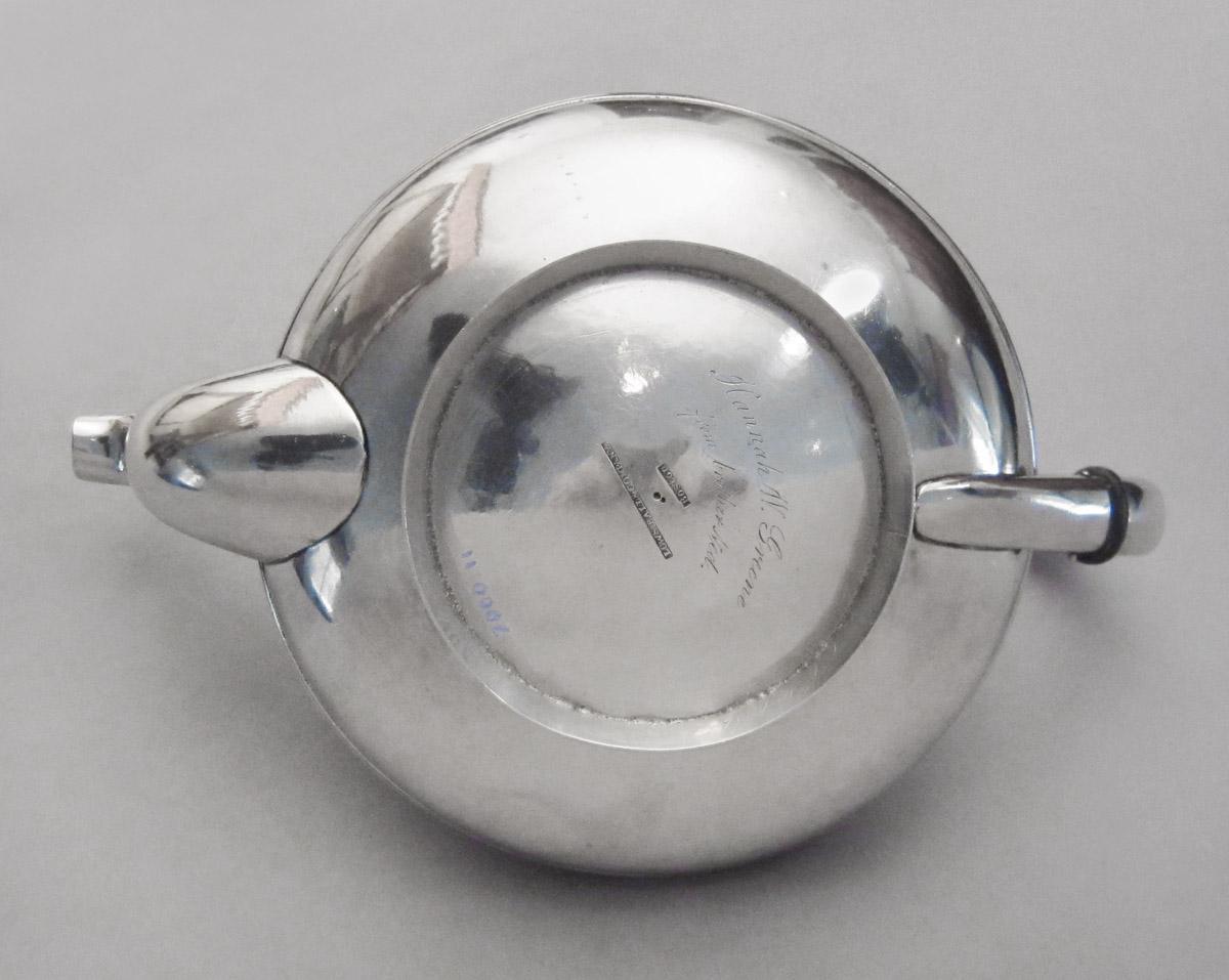 2000.0011 Teapot, underside