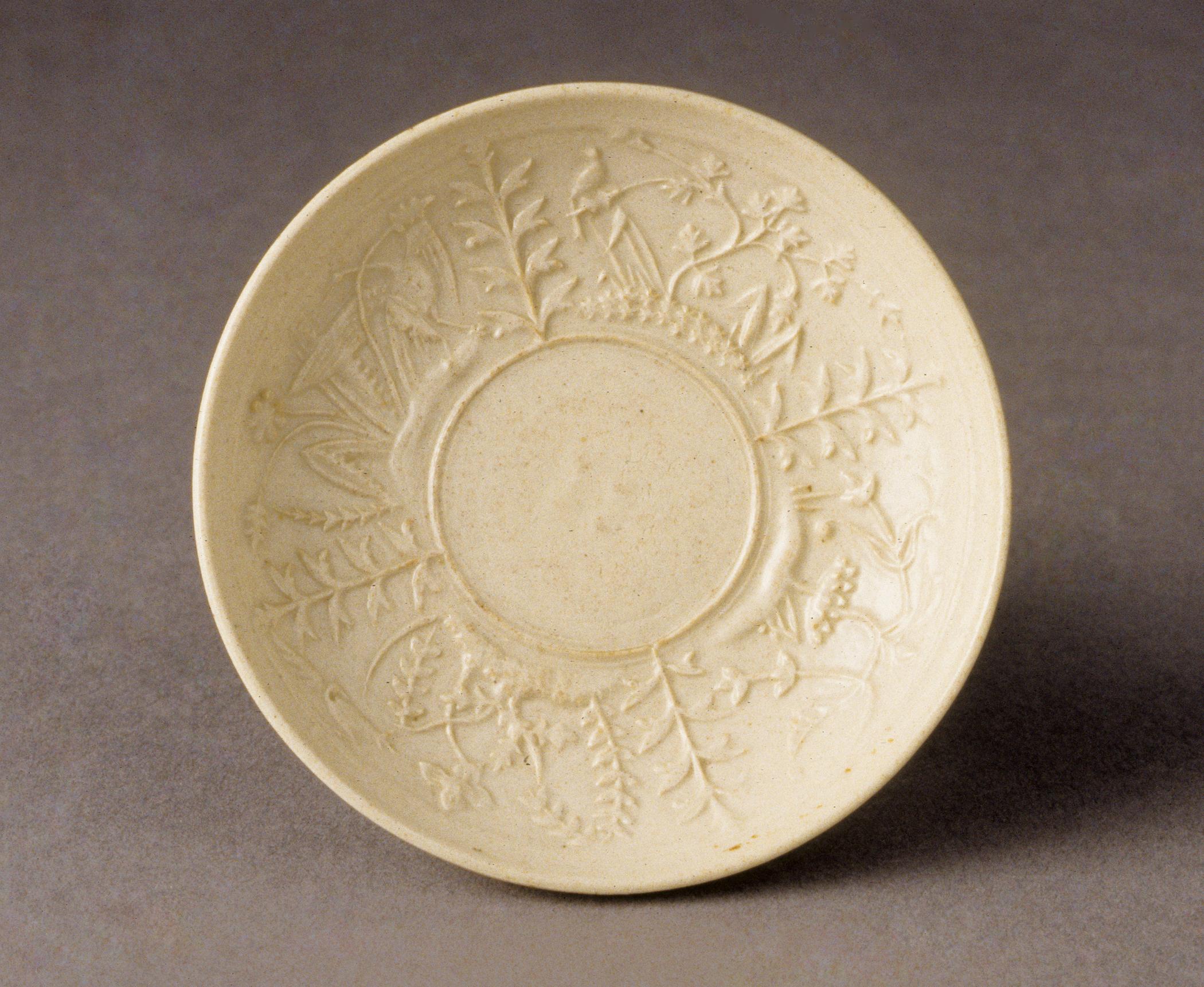 2000.0012.004 Stoneware saucer