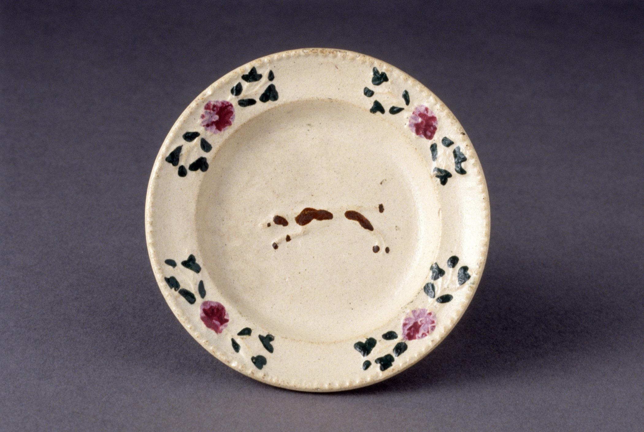 2000.0012.008 White salt-glazed stoneware miniature plate