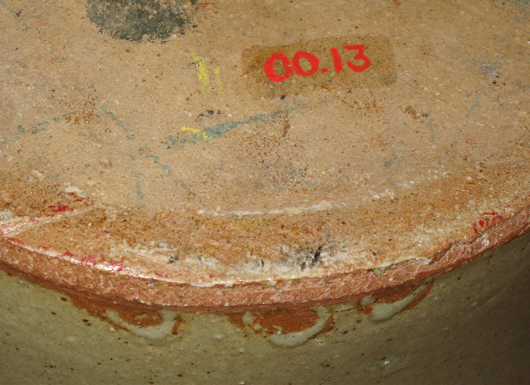 2000.0013 Alkaline-glazed jar or crock (bottom)
