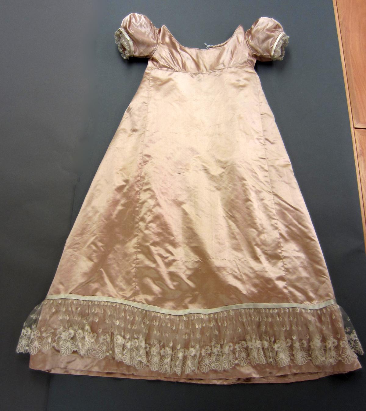 2000.0017.001 Dress, Full