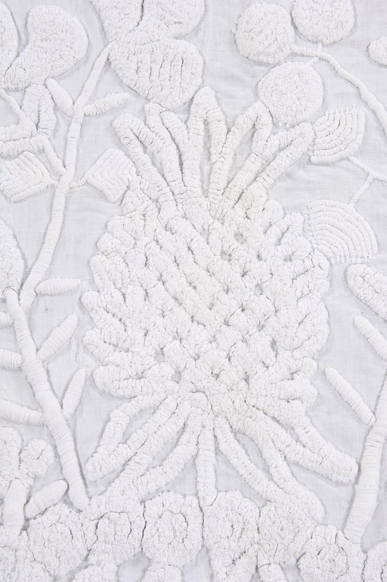 2000.0028.002 Bedcover, Bedspread, whitework (detail 2)