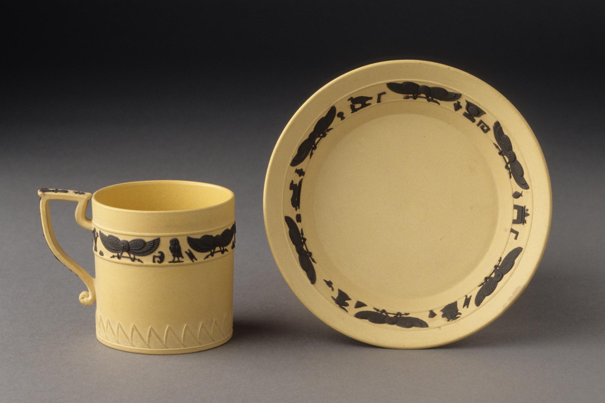 2000.0039.003 A, B Stoneware Cup and Saucer
