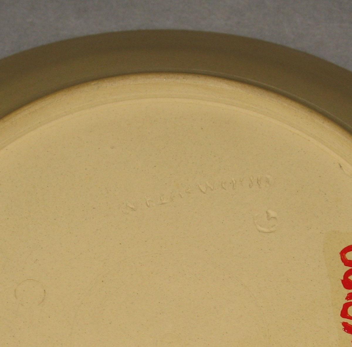 2000.0039.003 B Caneware saucer (mark)