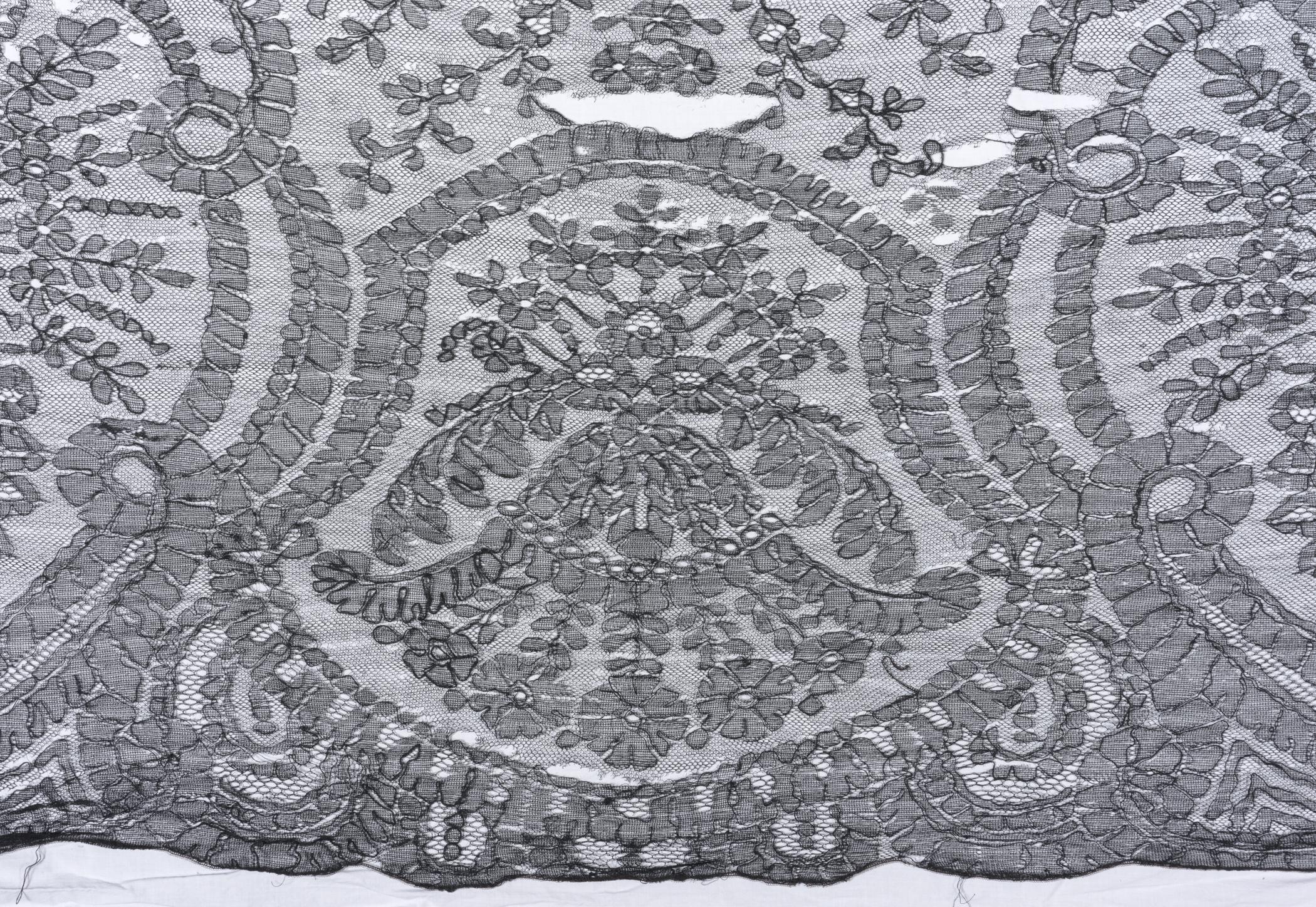 2000.0040.002 Shawl. detail 1