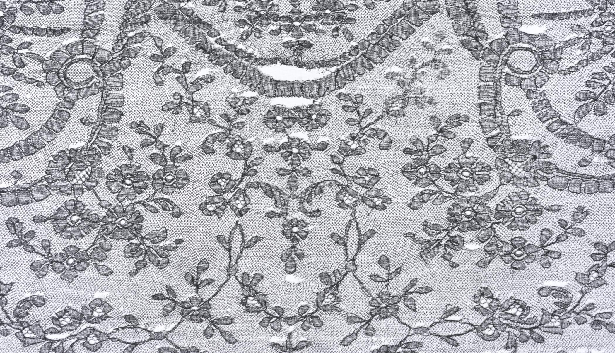 2000.0040.002 Shawl. detail 2