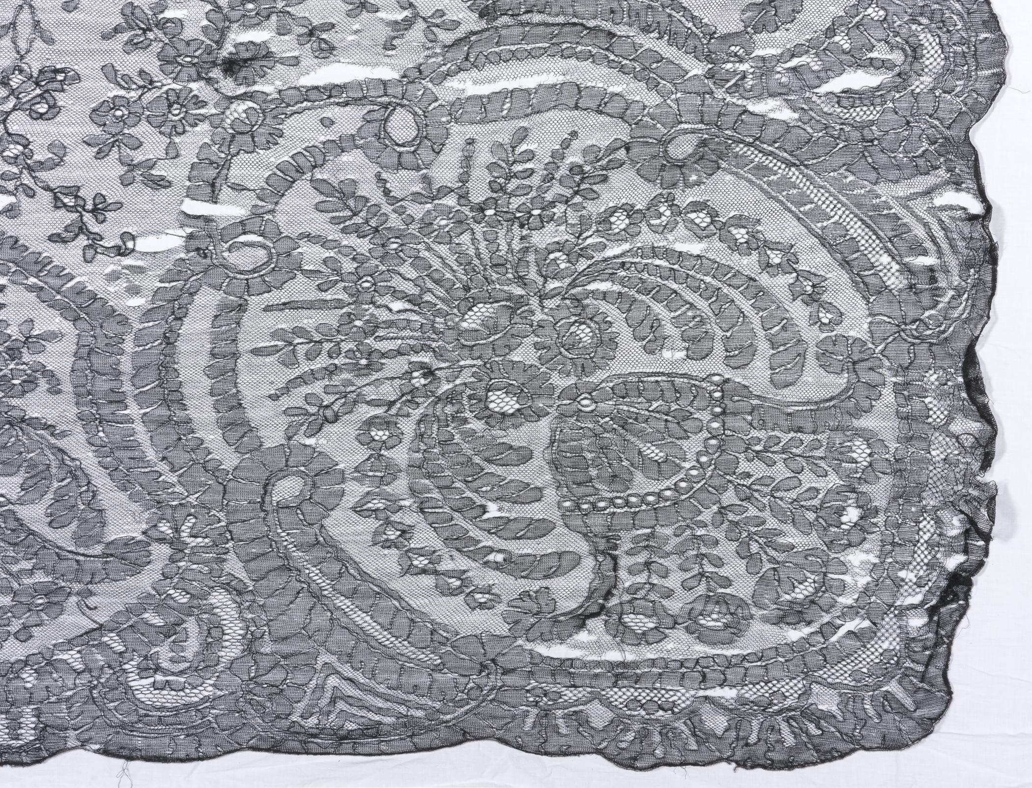 2000.0040.002 Shawl. detail 3