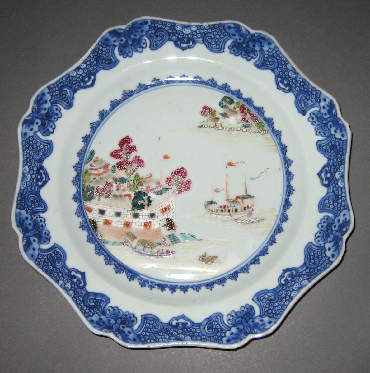2000.0049.004 Porcelain Plate