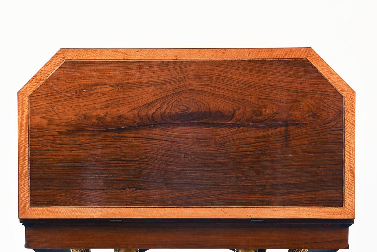 2000.0056 Table, detail 2
