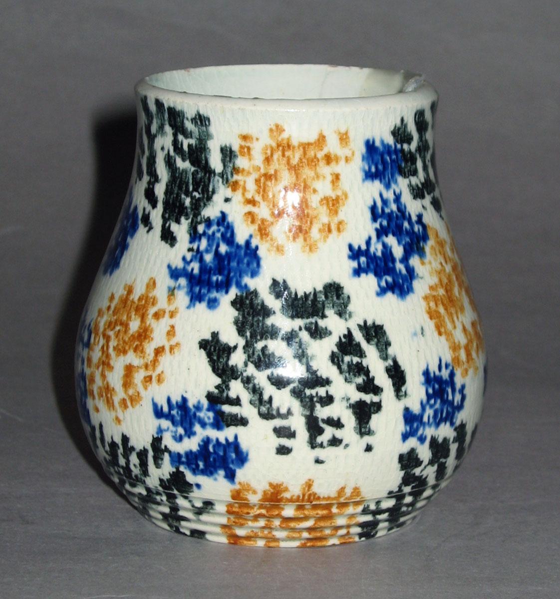 2000.0057.030 Sponged pearlware jar