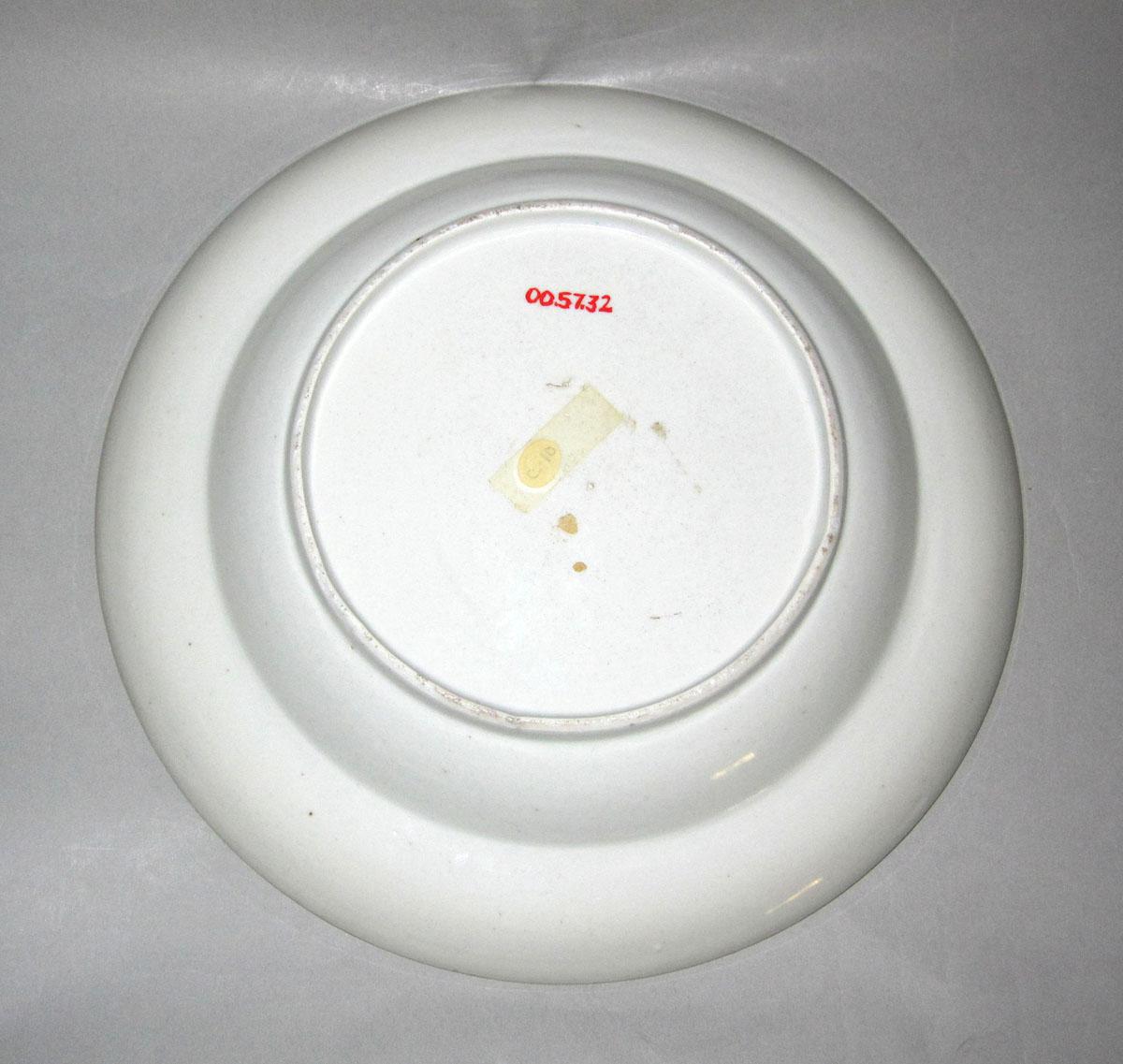 2000.0057.032 Porcelain soup plate underside